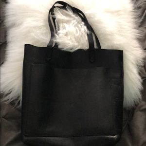 Black Leather Madewell Tote in Great Condition!
